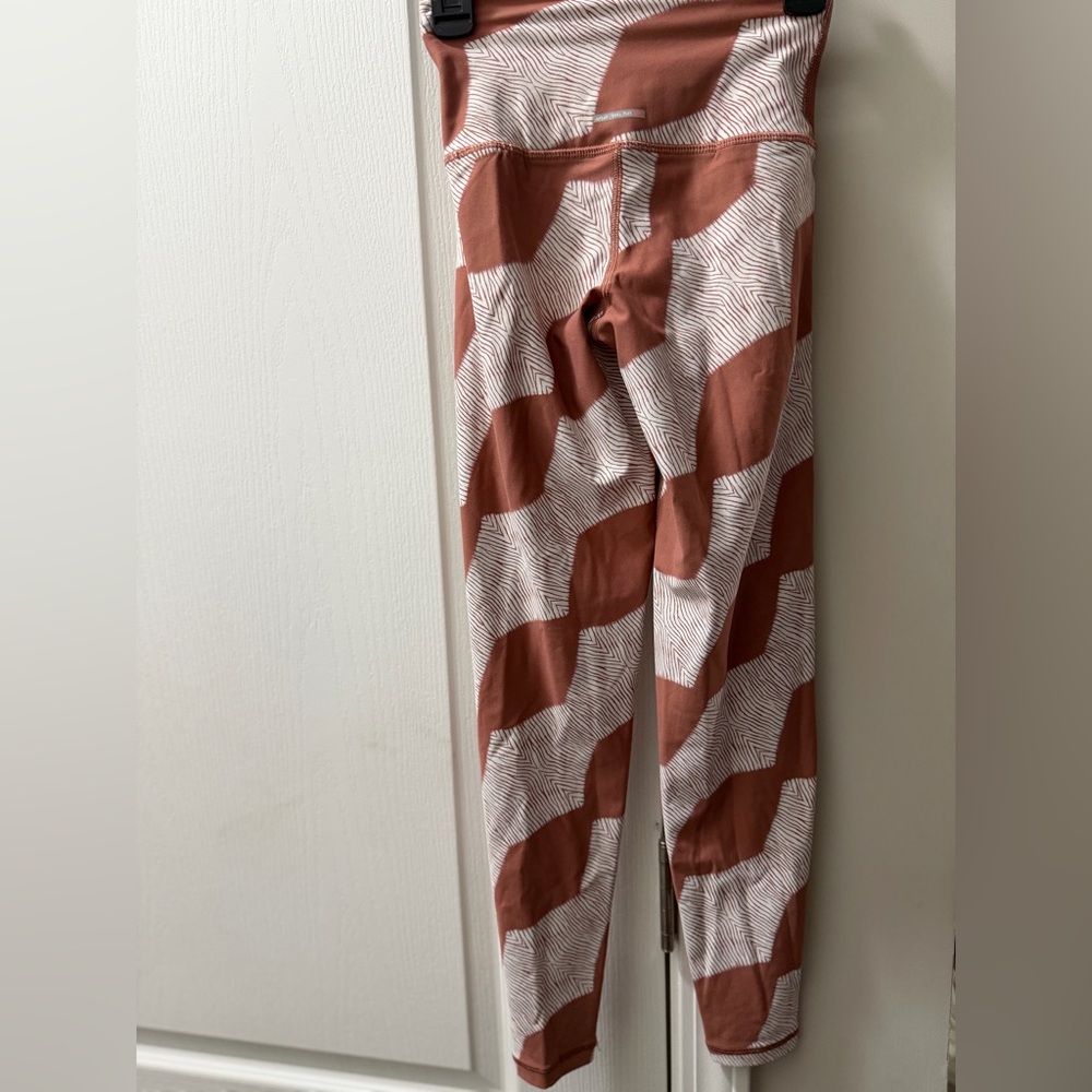 Aerie Brown and White Patterned Leggings